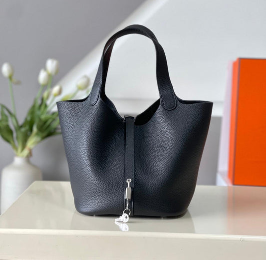 Bucket Bag Black